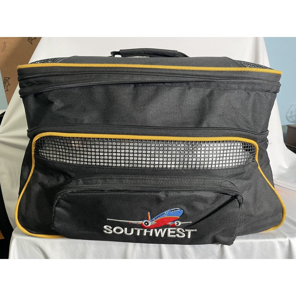 Southwest Airlines Approved Pet Carrier Vented 19x12x12 w/ Document Pouch